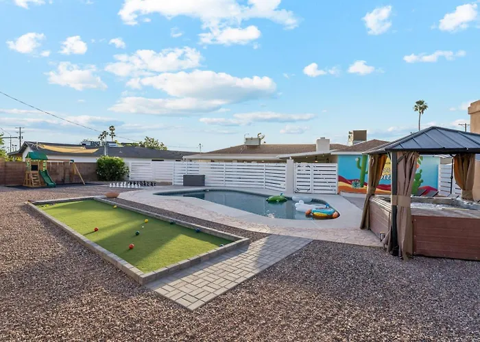 Prime Location Shared Pool Hot Tub Games *