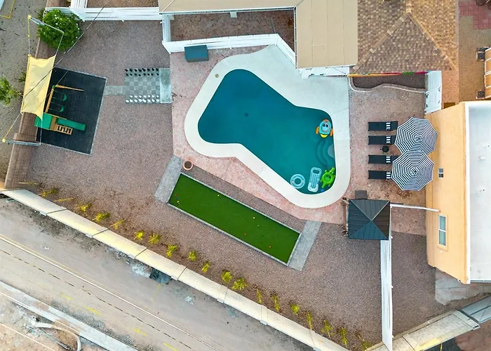 Prime Location Shared Pool Hot Tub Games Apartment